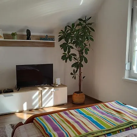 Apartman *